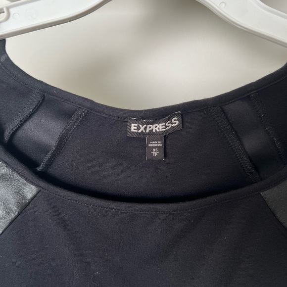 Express dress - Picture 2 of 2